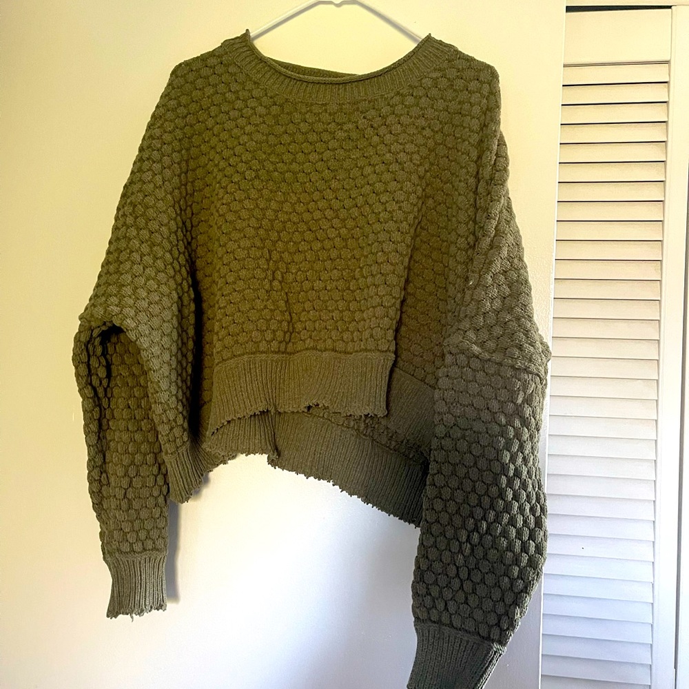 Newbury Kustom, army green sweater, slightly cropped size M.